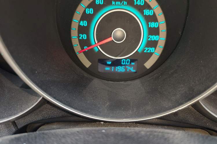 Used CHANGAN Eado 2013 1.6L Manual Elite Model China IV Standard Odometer Close Up