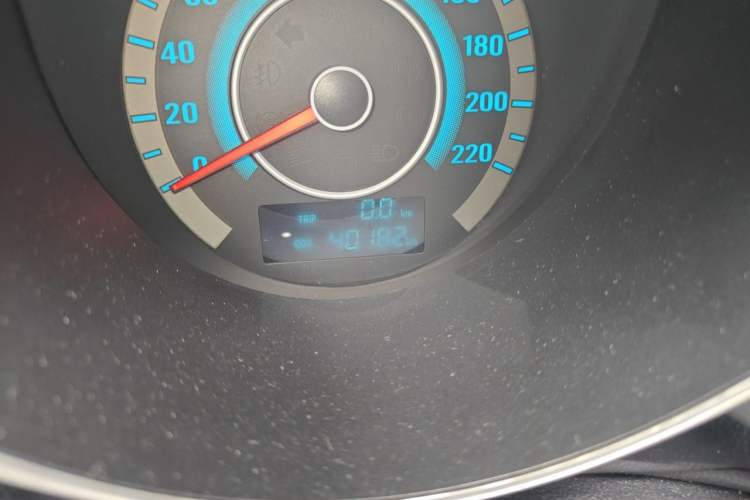Used CHANGAN Eado 2013 1.6L Manual Luxury Model China V Standard Odometer Close Up
