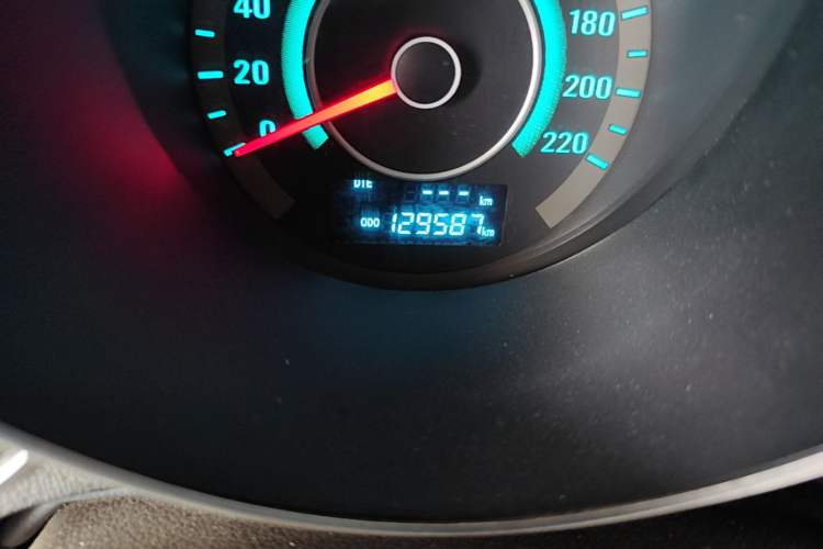 Used CHANGAN Eado 2013 1.6L Manual Junkuo Model China IV Standard Odometer Close Up