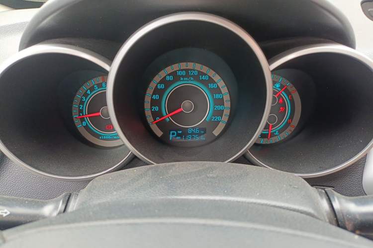Used CHANGAN Eado 2013 1.6L Automatic Junku Model China IV Standard Odometer Close Up
