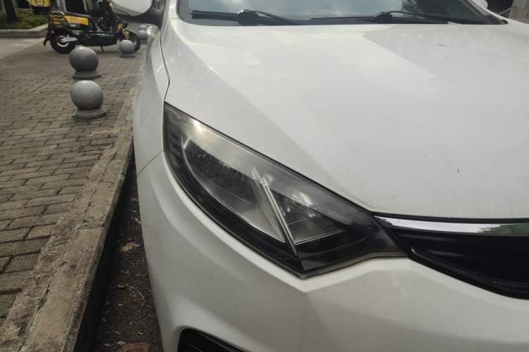 Used CHANGAN Eado 2013 1.6L Automatic ZhiKu Model China IV Standard Right Front Headlight
