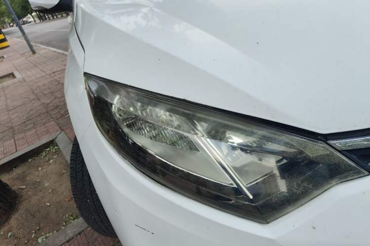 Used CHANGAN Eado 2013 1.5T Automatic Sporty Model Right Front Headlight