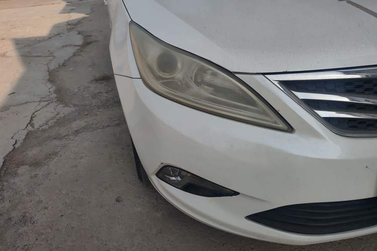 Used CHANGAN Eado 2013 1.6L Manual Elite Model China IV Standard Right Front Headlight