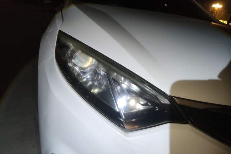 Used CHANGAN Eado 2013 1.6L Manual Junku Model China V Standard Right Front Headlight