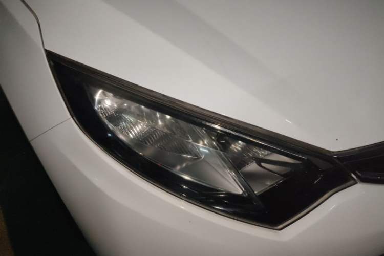 Used CHANGAN Eado 2013 1.6L Automatic Junku Model China IV Standard Right Front Headlight