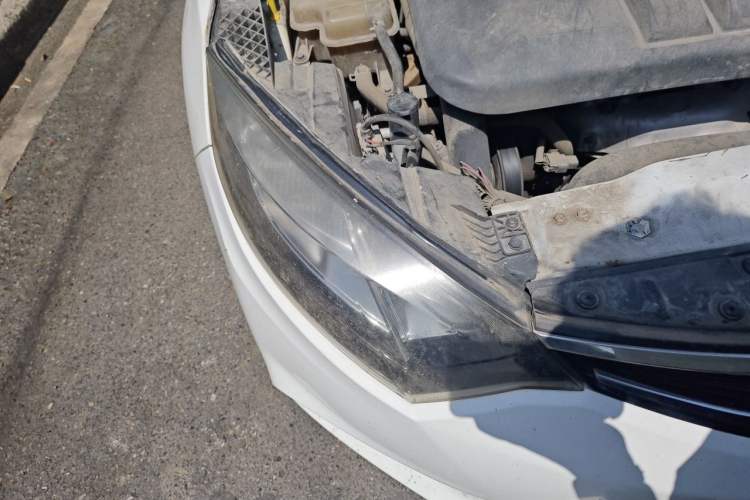 Used CHANGAN Eado 2013 1.5T Automatic Cool Edition Right Front Headlight