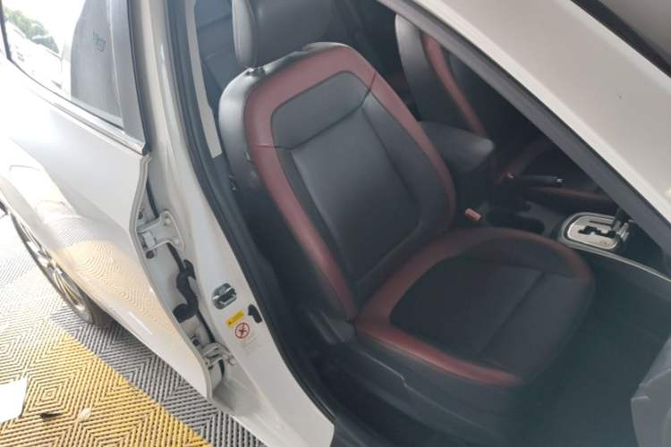 Used CHANGAN Eado 2013 1.6L Automatic ZhiKu Model China IV Standard Right Front Seat