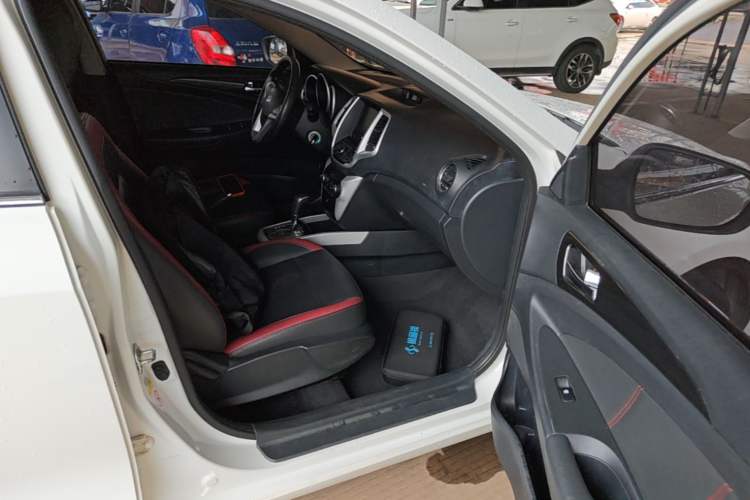 Used CHANGAN Eado 2013 1.6L Automatic ZhiKu Model China IV Standard Right Front Seat