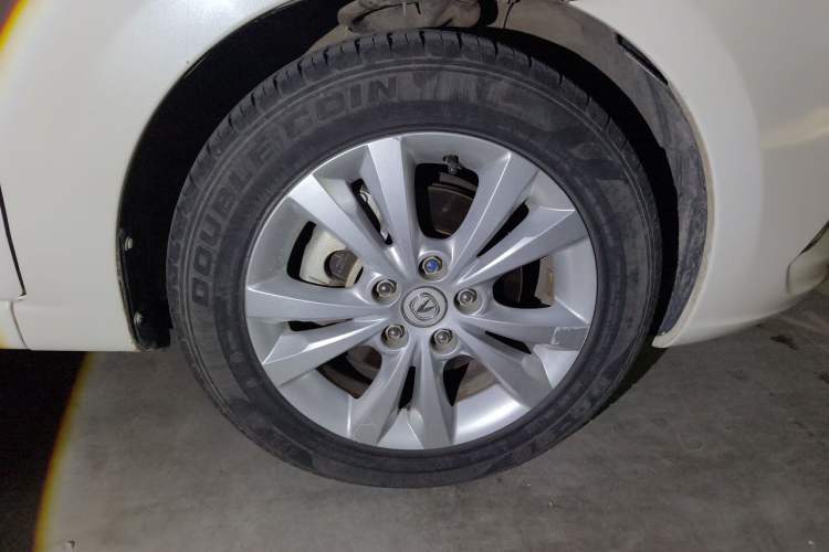 Used CHANGAN Eado 2013 1.6L Manual Luxury Model China V Standard Right Front Wheel Hub