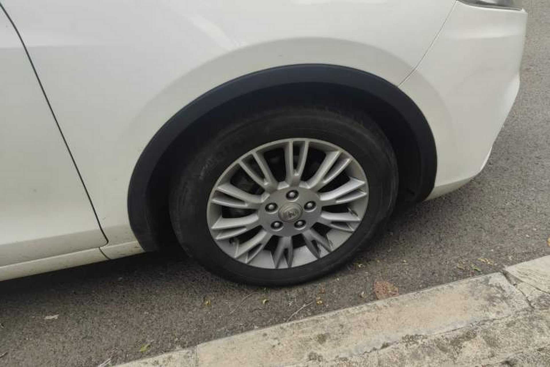 Used CHANGAN Eado 2013 1.6L Automatic ZhiKu Model China IV Standard Right Front Wheel Hub