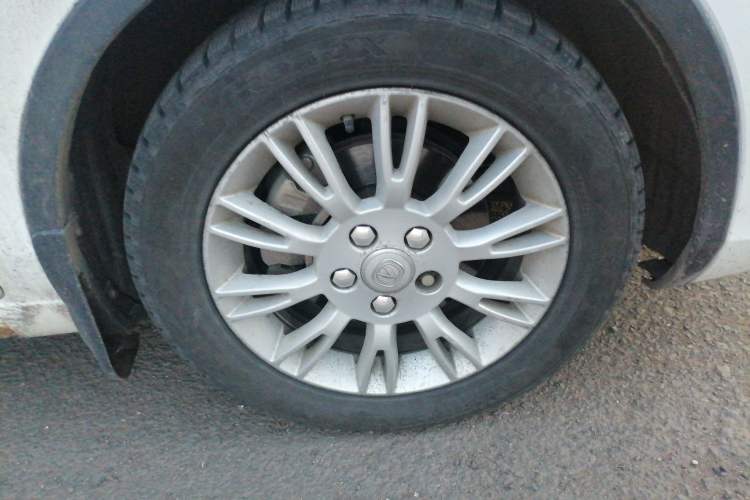 Used CHANGAN Eado 2013 1.6L Manual Junkuo Model China IV Standard Right Front Wheel Hub
