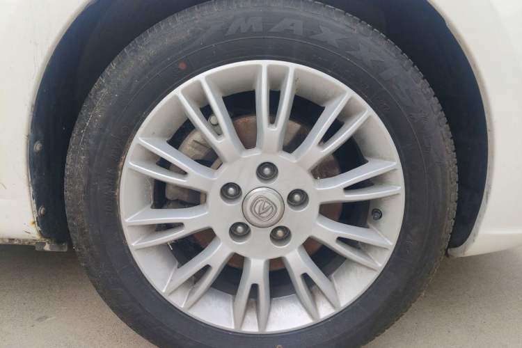 Used CHANGAN Eado 2013 1.6L Manual Luxury Model China V Standard Right Front Wheel Hub