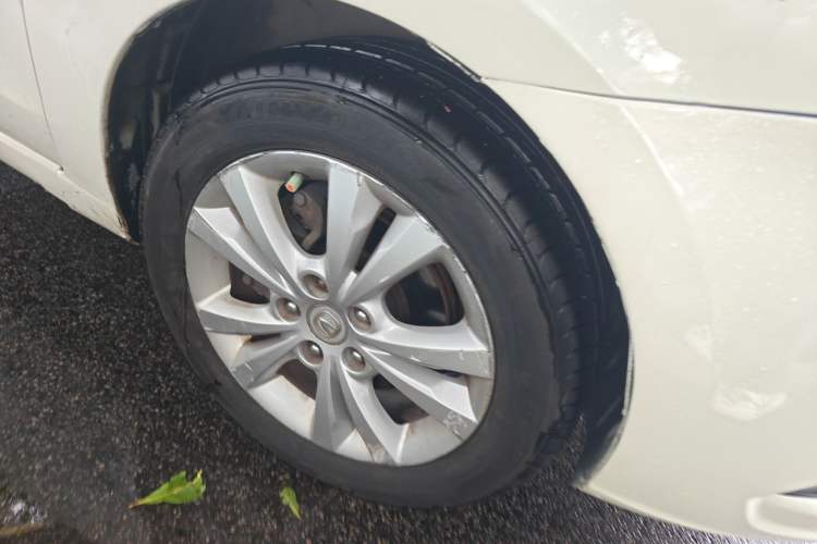 Used CHANGAN Eado 2013 1.6L Manual Elite Model China IV Standard Right Front Wheel Hub
