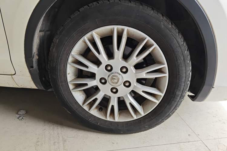 Used CHANGAN Eado 2013 1.6L Manual Junkuo Model China IV Standard Right Front Wheel Hub