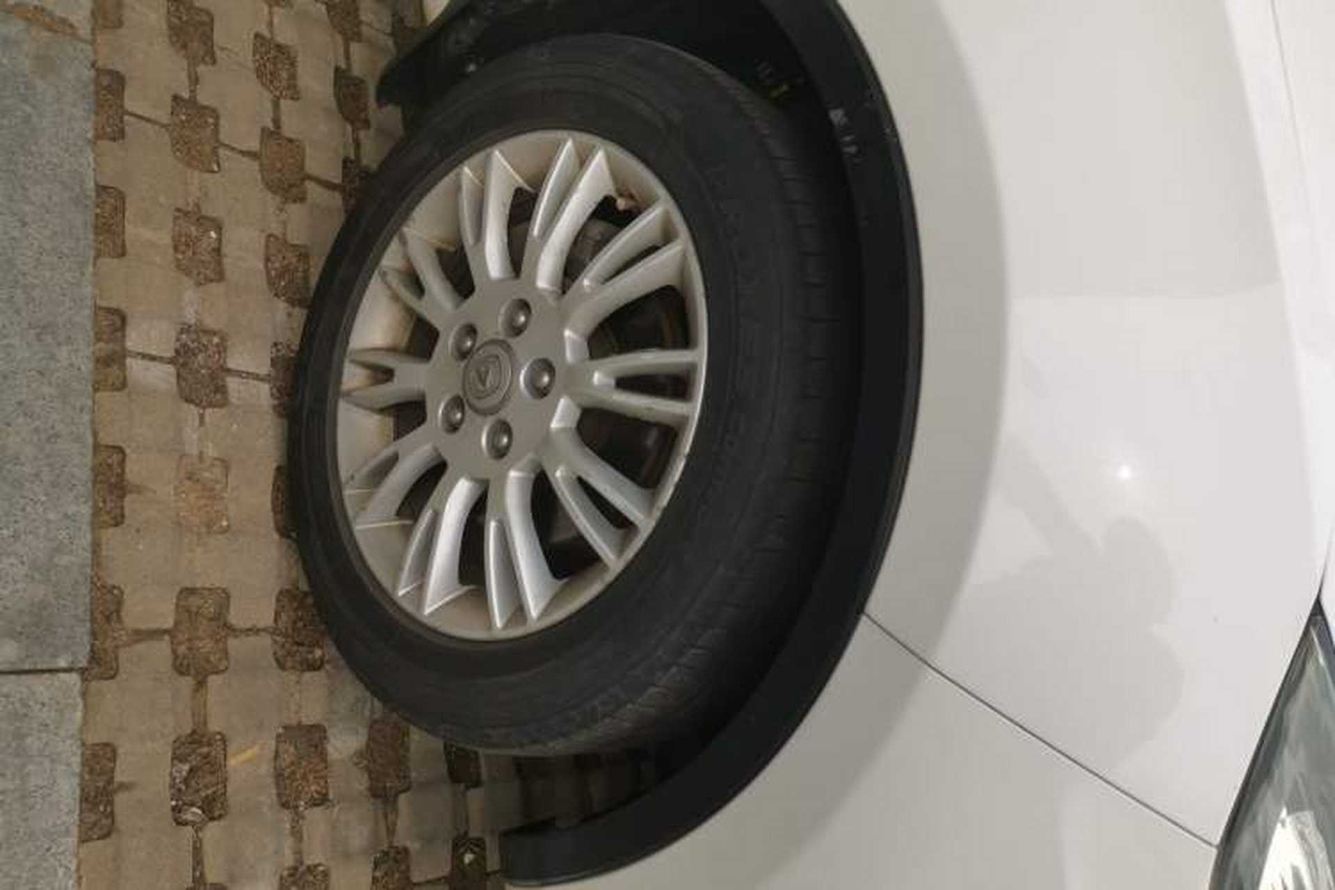 Used CHANGAN Eado 2013 1.6L Automatic ZhiKu Model China IV Standard Right Front Wheel Hub
