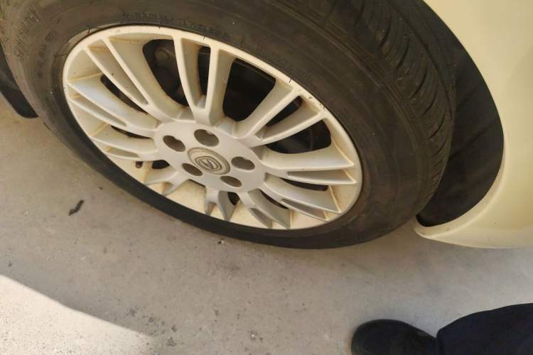 Used CHANGAN Eado 2013 1.6L Automatic Elite Model China IV Standard Right Front Wheel Hub
