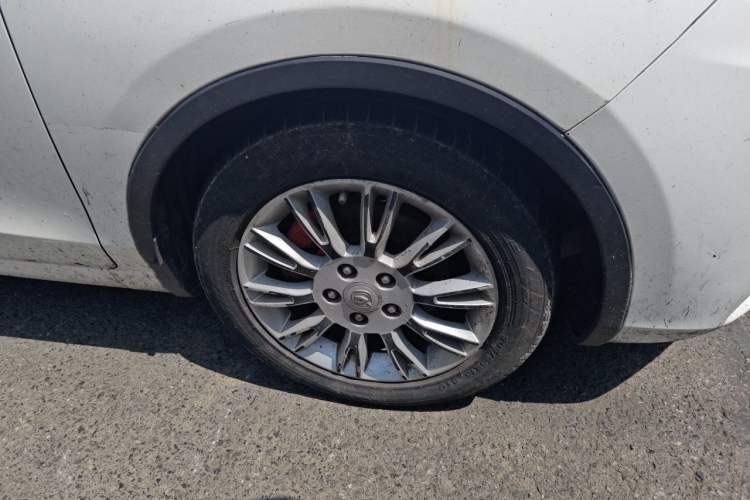 Used CHANGAN Eado 2013 1.5T Automatic Cool Edition Right Front Wheel Hub