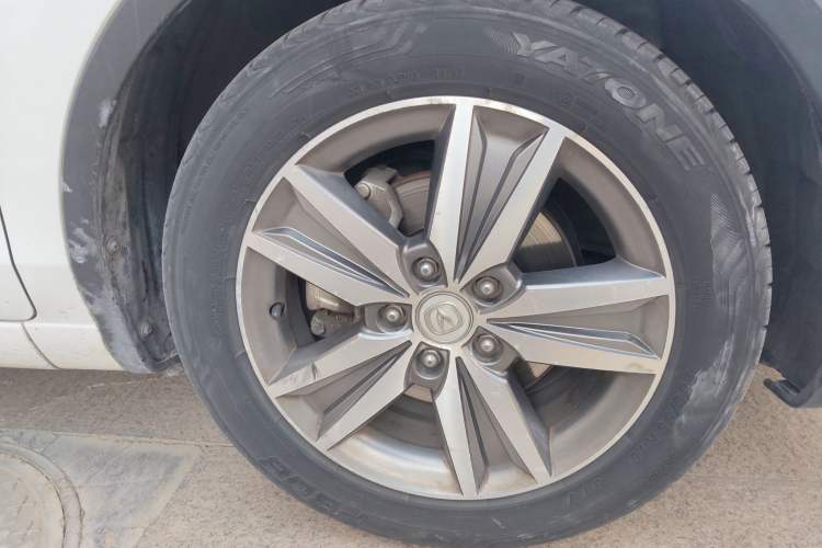 Used CHANGAN Eado 2013 1.6L Manual Junkuo Model China IV Standard Right Front Wheel Hub