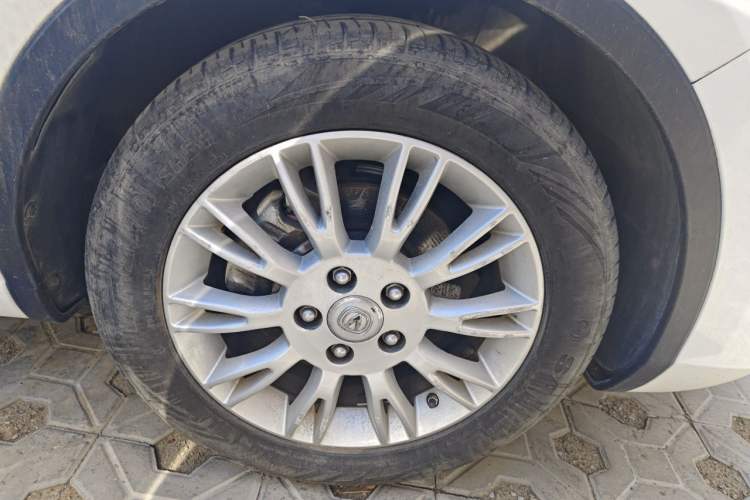 Used CHANGAN Eado 2013 1.6L Automatic Junku Model China IV Standard Right Front Wheel Hub