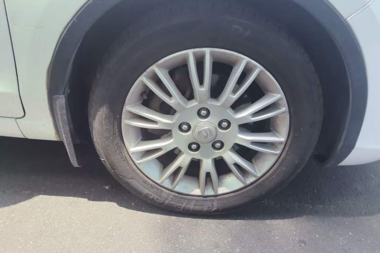 Used CHANGAN Eado 2013 1.6L Manual Junkuo Model China IV Standard Right Front Wheel Hub