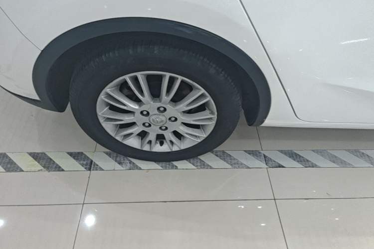 Used CHANGAN Eado 2013 1.6L Manual ZhiKu Model China IV Standard Right Rear Wheel Hub
