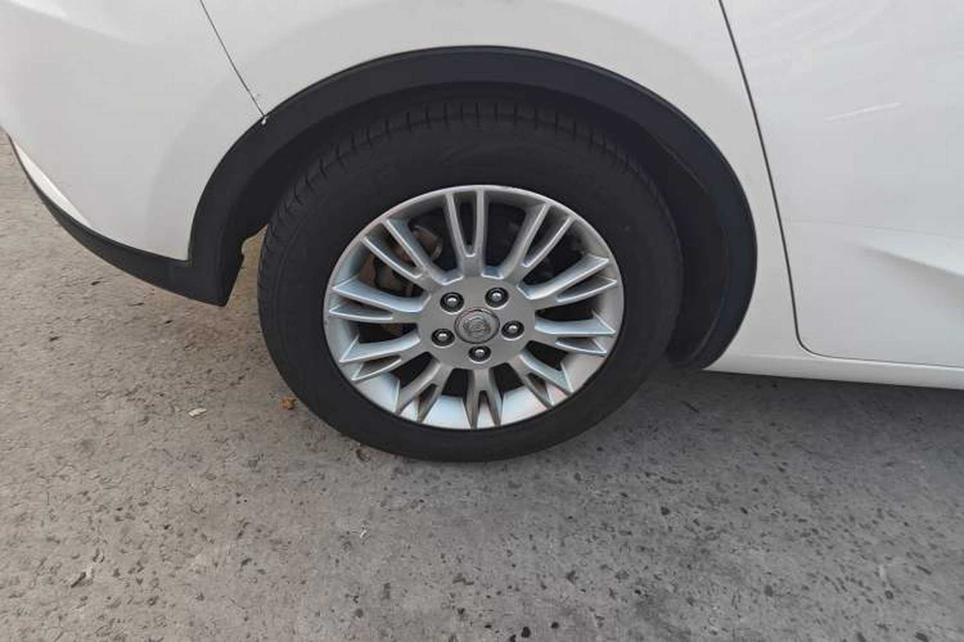 Used CHANGAN Eado 2013 1.6L Manual Junkuo Model China IV Standard Right Rear Wheel Hub