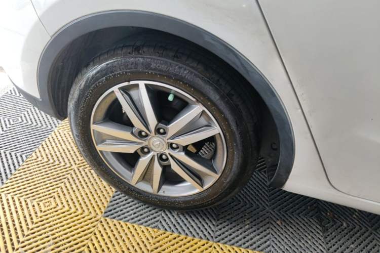 Used CHANGAN Eado 2013 1.6L Automatic ZhiKu Model China IV Standard Right Rear Wheel Hub