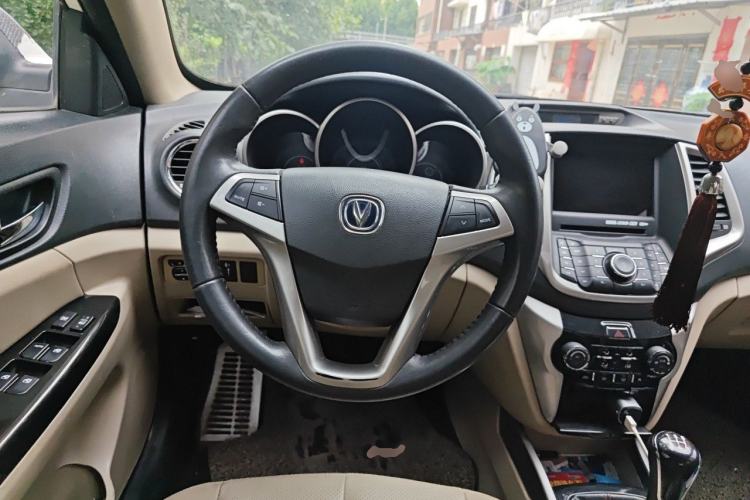 Used CHANGAN Eado 2013 1.6L Manual Luxury Model China V Standard Steering Wheel