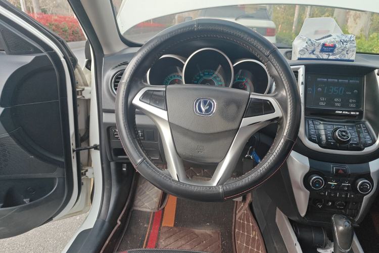 Used CHANGAN Eado 2013 1.6L Automatic ZhiKu Model China IV Standard Steering Wheel