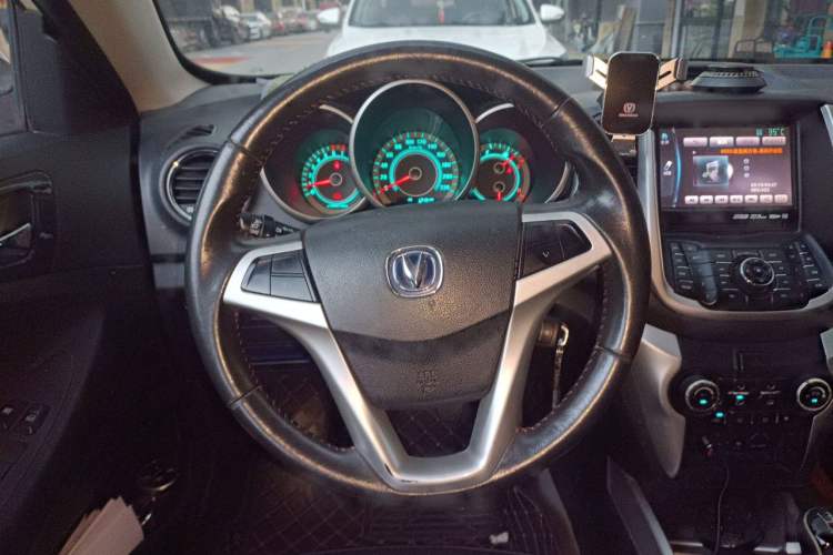 Used CHANGAN Eado 2013 1.6L Manual ZhiKu Model China IV Standard Steering Wheel