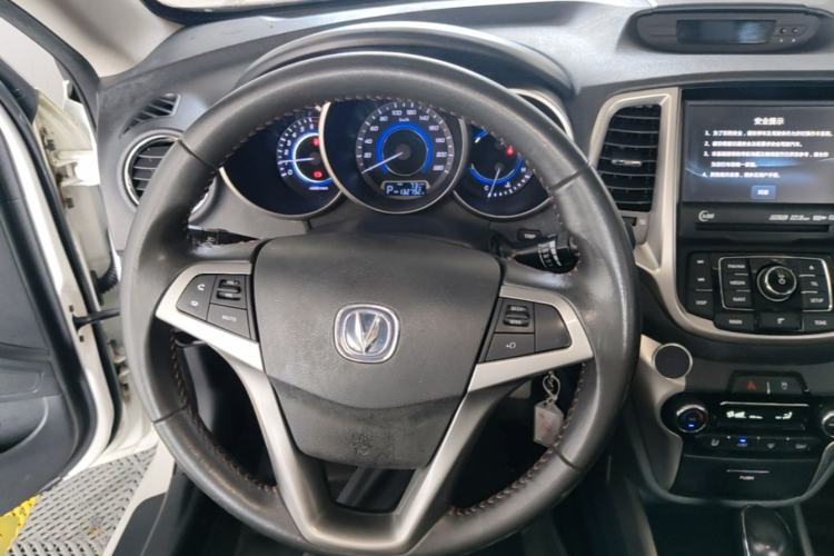 Used CHANGAN Eado 2013 1.6L Automatic ZhiKu Model China IV Standard Steering Wheel