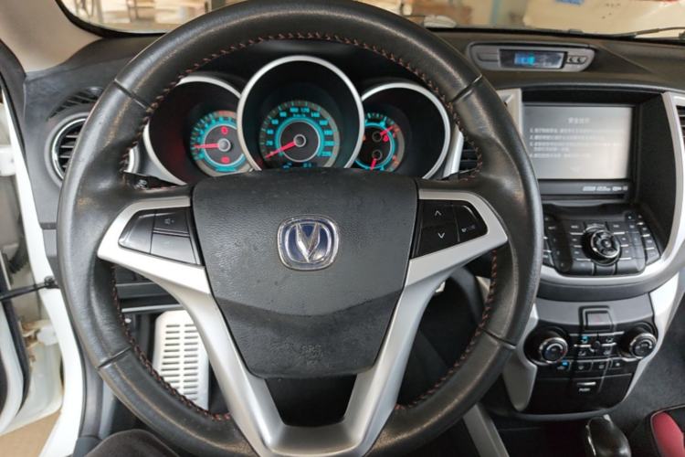 Used CHANGAN Eado 2013 1.6L Automatic ZhiKu Model China IV Standard Steering Wheel