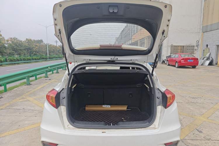 Used CHANGAN Eado 2013 1.6L Automatic Junku Model China IV Standard Trunk