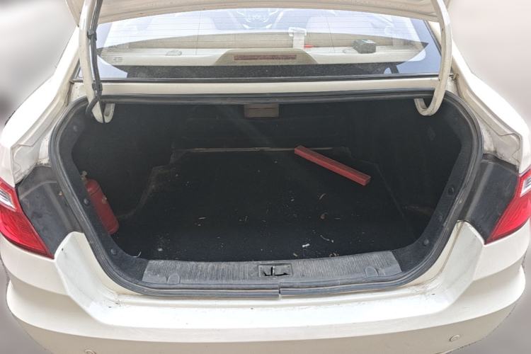 Used CHANGAN Eado 2013 1.6L Manual Luxury Model China V Standard Trunk