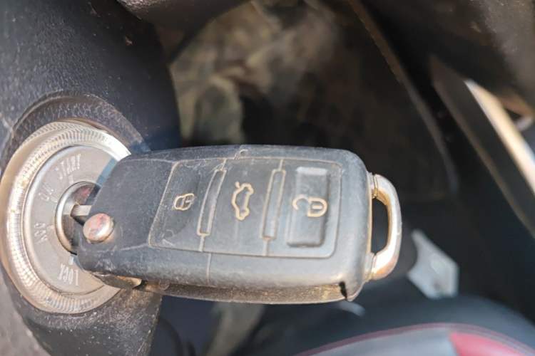Used CHANGAN Eado 2013 1.6L Automatic ZhiKu Model China IV Standard Vehicle Key