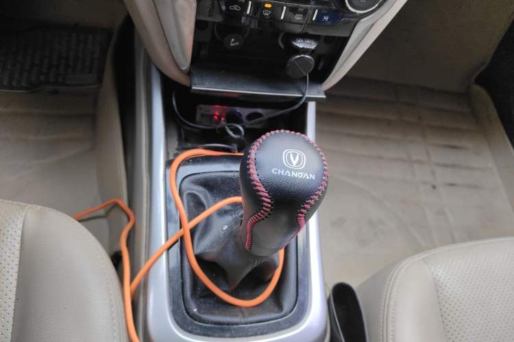 Used CHANGAN Eado 2013 1.6L Manual Luxury Model China V Standard Gear Lever