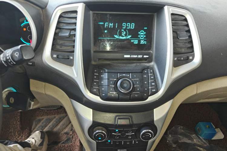 Used CHANGAN Eado 2014 1.6L Automatic Luxury Model Audio And AC Panel