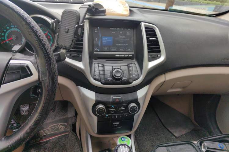 Used CHANGAN Eado 2014 1.6L Manual Luxury Model Audio And AC Panel