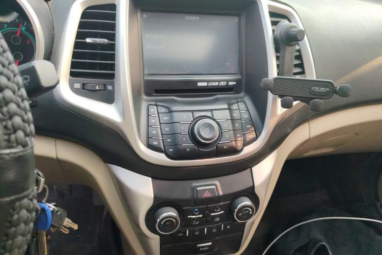 Used CHANGAN Eado 2014 1.6L Manual Luxury Model Audio And AC Panel