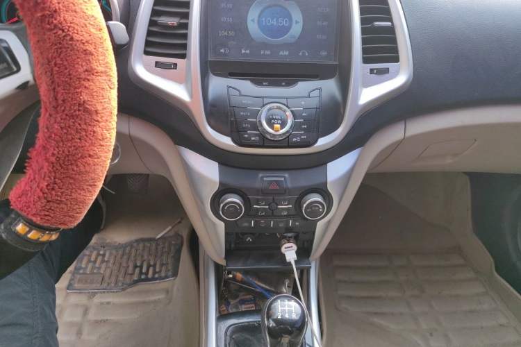 Used CHANGAN Eado 2014 1.6L Manual Luxury Model Audio And AC Panel