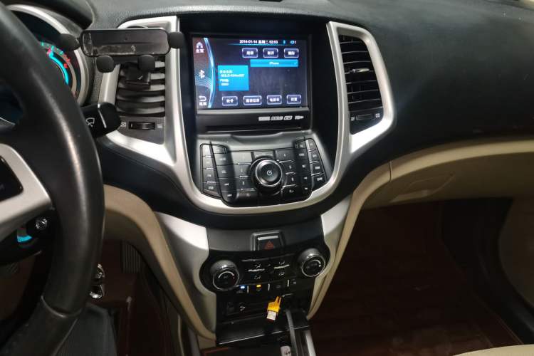 Used CHANGAN Eado 2014 1.6L Manual Luxury Model Audio And AC Panel