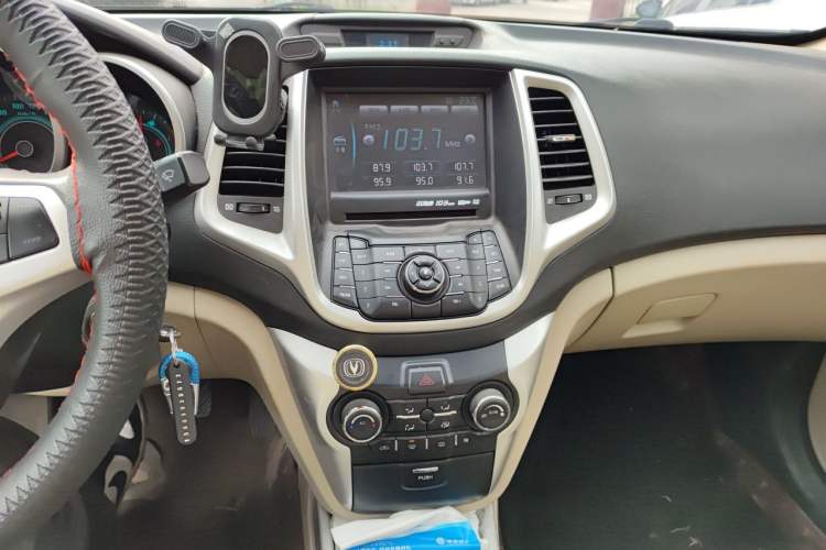 Used CHANGAN Eado 2014 1.6L Manual Luxury Model Audio And AC Panel