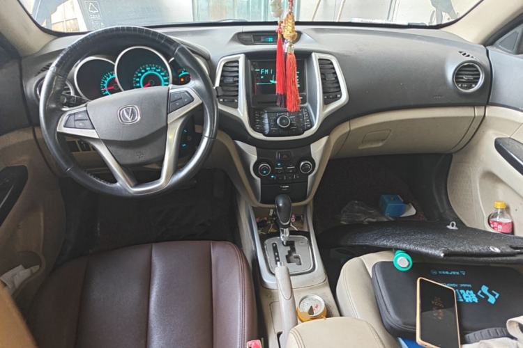 Used CHANGAN Eado 2014 1.6L Automatic Luxury Model Center Console