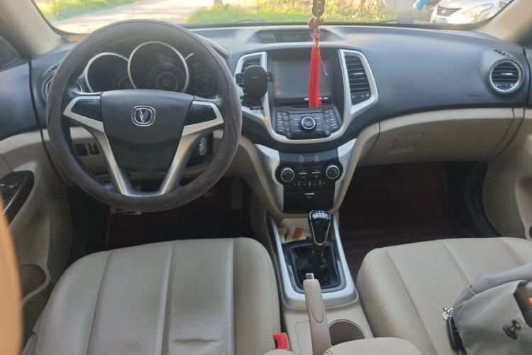 Used CHANGAN Eado 2014 1.6L Manual Luxury Model Center Console