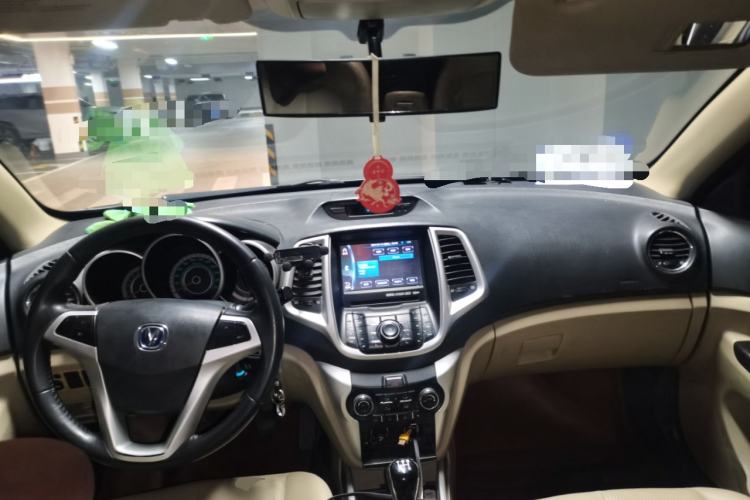 Used CHANGAN Eado 2014 1.6L Manual Luxury Model Center Console