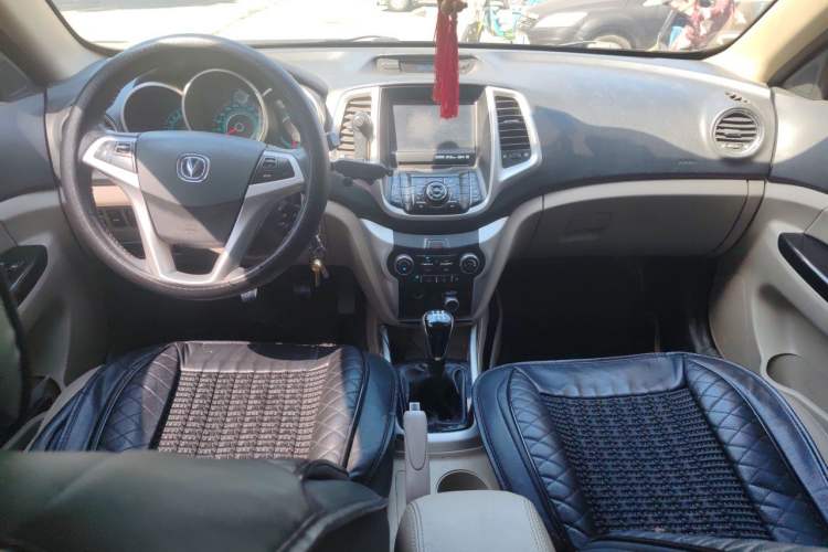 Used CHANGAN Eado 2014 1.6L Manual Luxury Model Center Console