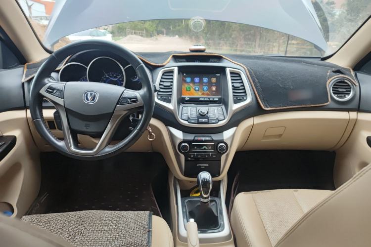Used CHANGAN Eado 2014 1.6L Manual Luxury Model Center Console