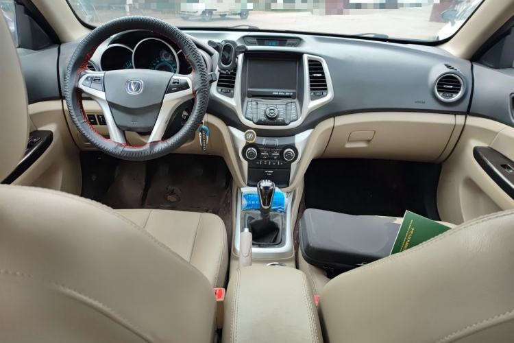 Used CHANGAN Eado 2014 1.6L Manual Luxury Model Center Console