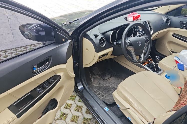 Used CHANGAN Eado 2014 1.6L Manual Elite Version Driver Seat