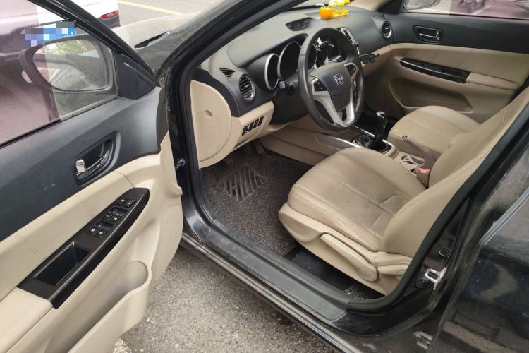 Used CHANGAN Eado 2014 1.6L Manual Luxury Model Driver Seat